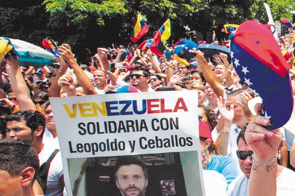 Mayo 30 de 2015. Protestas en Caracas a favor de Leopoldo López y Daniel Ceballos. /EFE