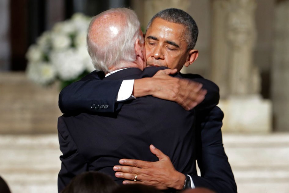 Obama rinde homenaje a hijo fallecido de su vicepresidente Joe Biden