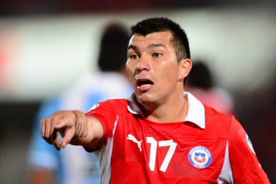 Gary Medel perdió un diente por agresión de rival peruano en amistoso