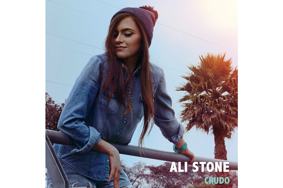 Ali Stone estrenó su canción “Crudo”