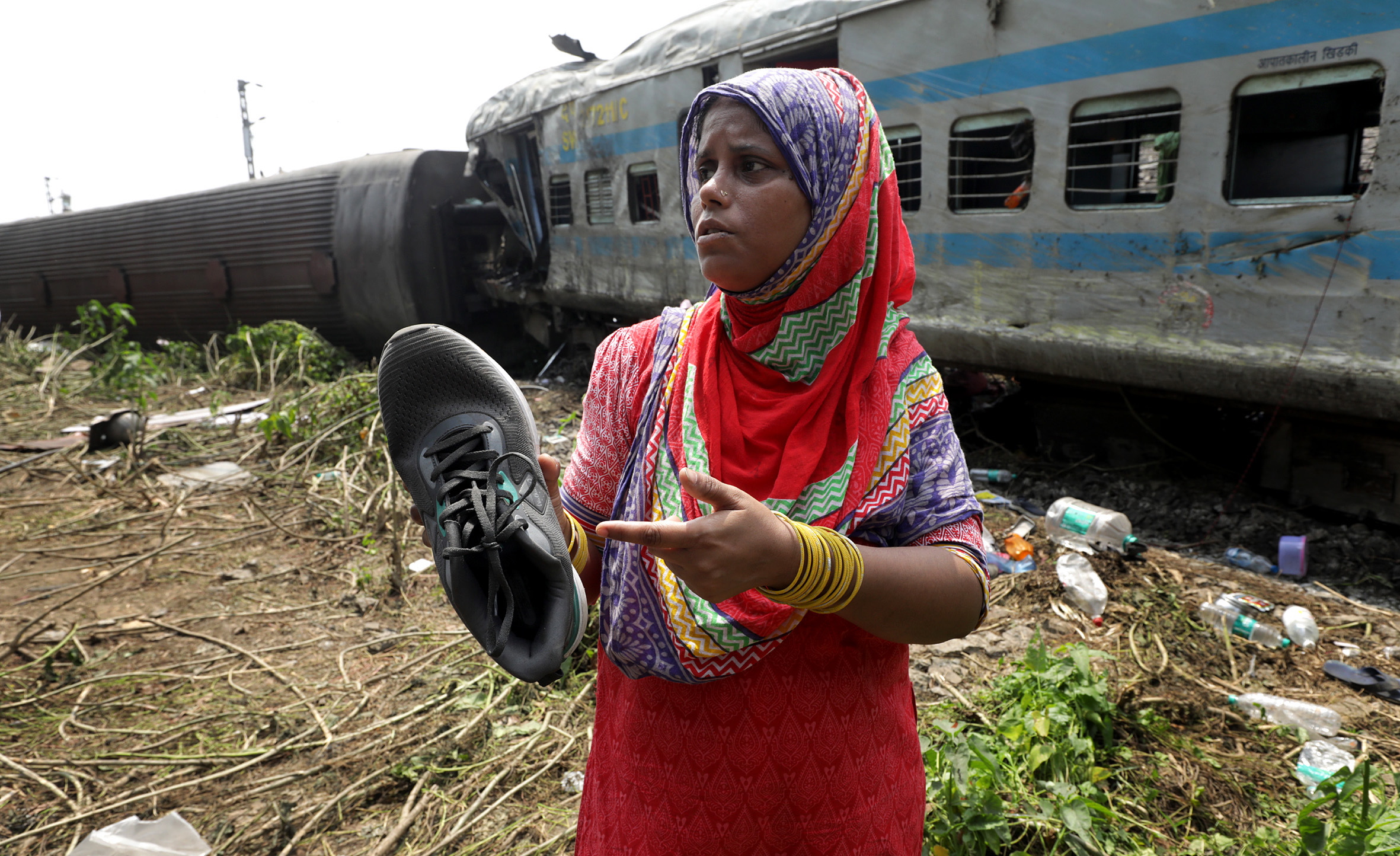 Identifican las primeras causas de la catástrofe ferroviaria en India