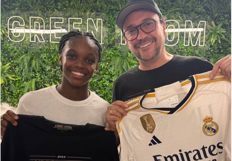 Linda Caicedo y Andrés Cepeda se encontraron en España e intercambiaron camisetas