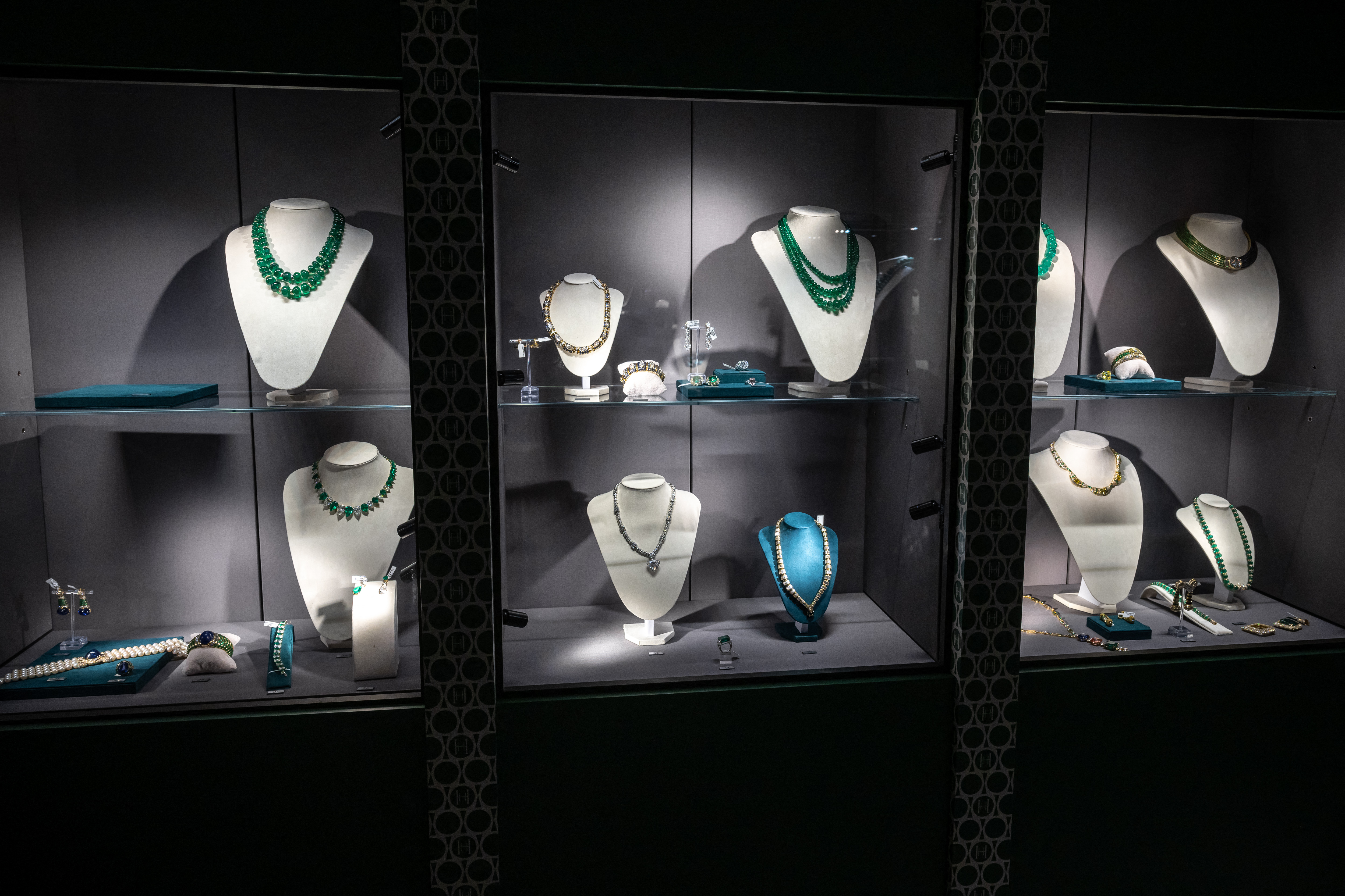 La polémica subasta de joyas de una millonaria vinculada al nazismo