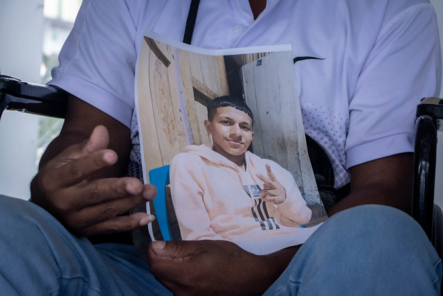 Familiares de Jairo Damián Tapia Álvarez, de 16 años, relatan que fue detenido por militares mientras estaba en su casa, en Babahoyo, en septiembre del 2024.
