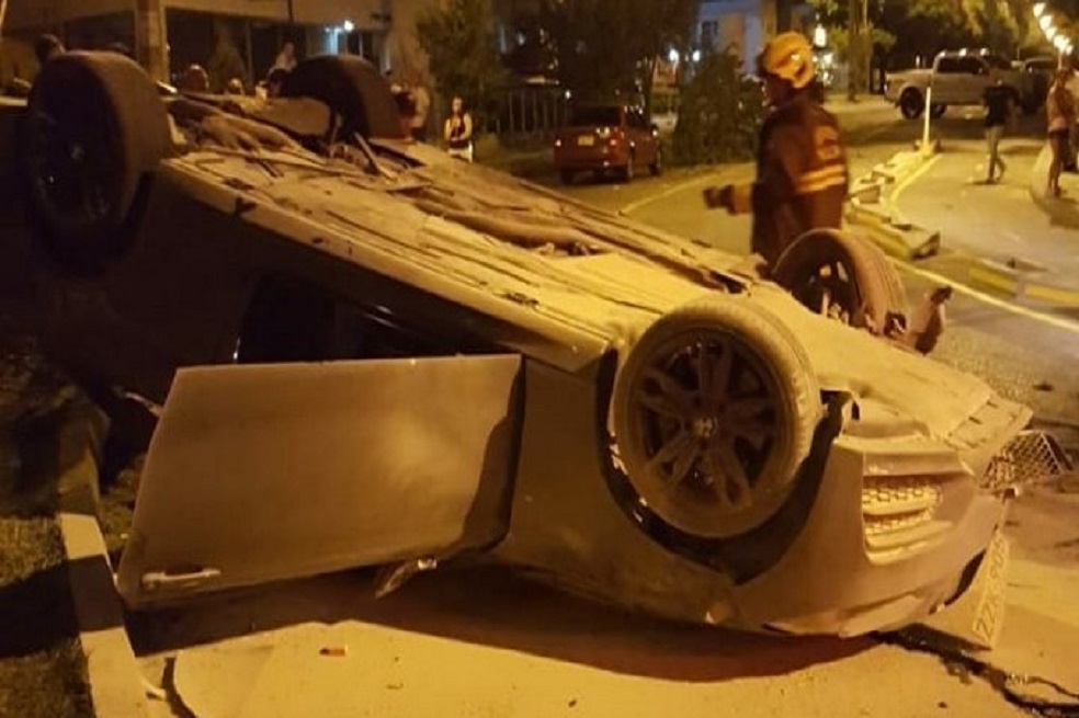 Accidente de conductor que trasmitía por Facebook el ‘pique’ ilegal en el que participaba