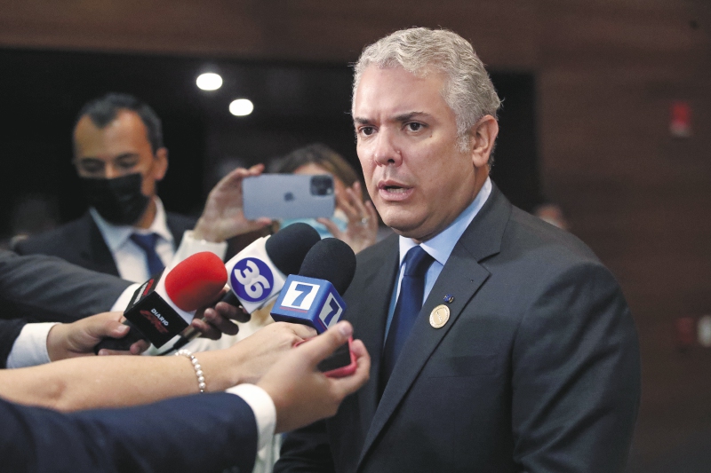 Duque pide investigar a magistrado que ordenó su arresto por desacato