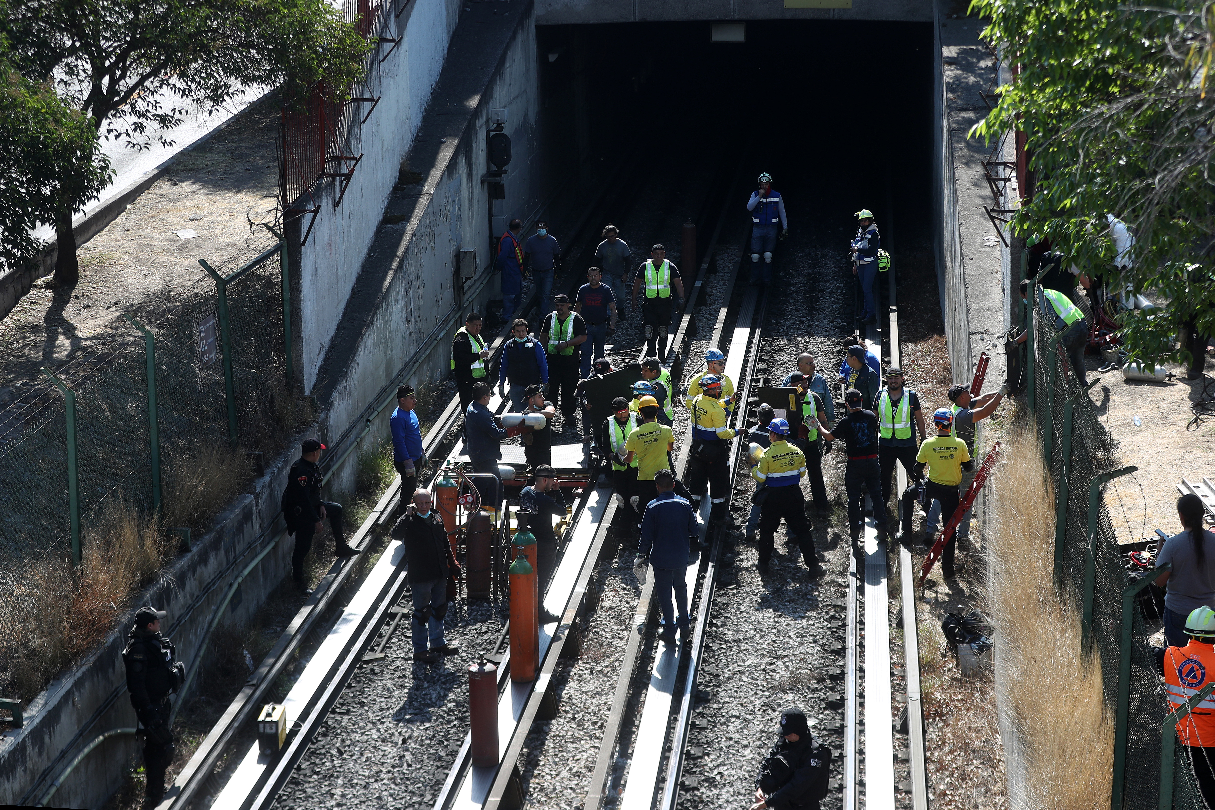 Un muerto y 57 heridos dejó choque de trenes en Ciudad de México