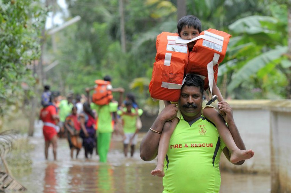 India enfrenta una de las peores inundaciones en un siglo