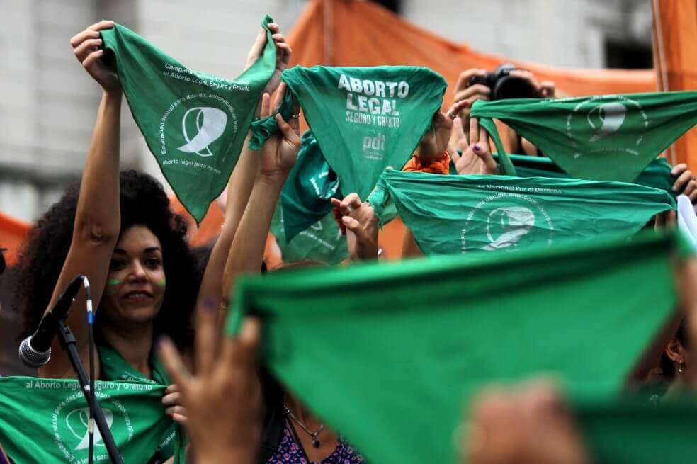 Argentina registró 27 feminicidios durante el primer mes del año, casi uno por día