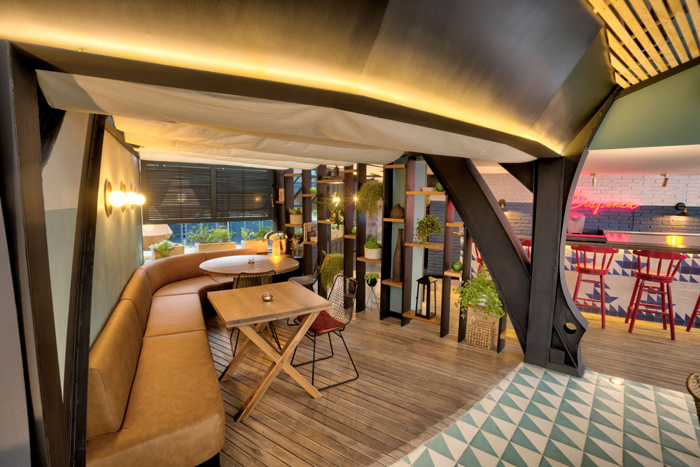 4. Barra abierta:Es una nueva propuesta de bar en el roof top de la 93, donde encontrará variedad de coctelería con buenos precios.