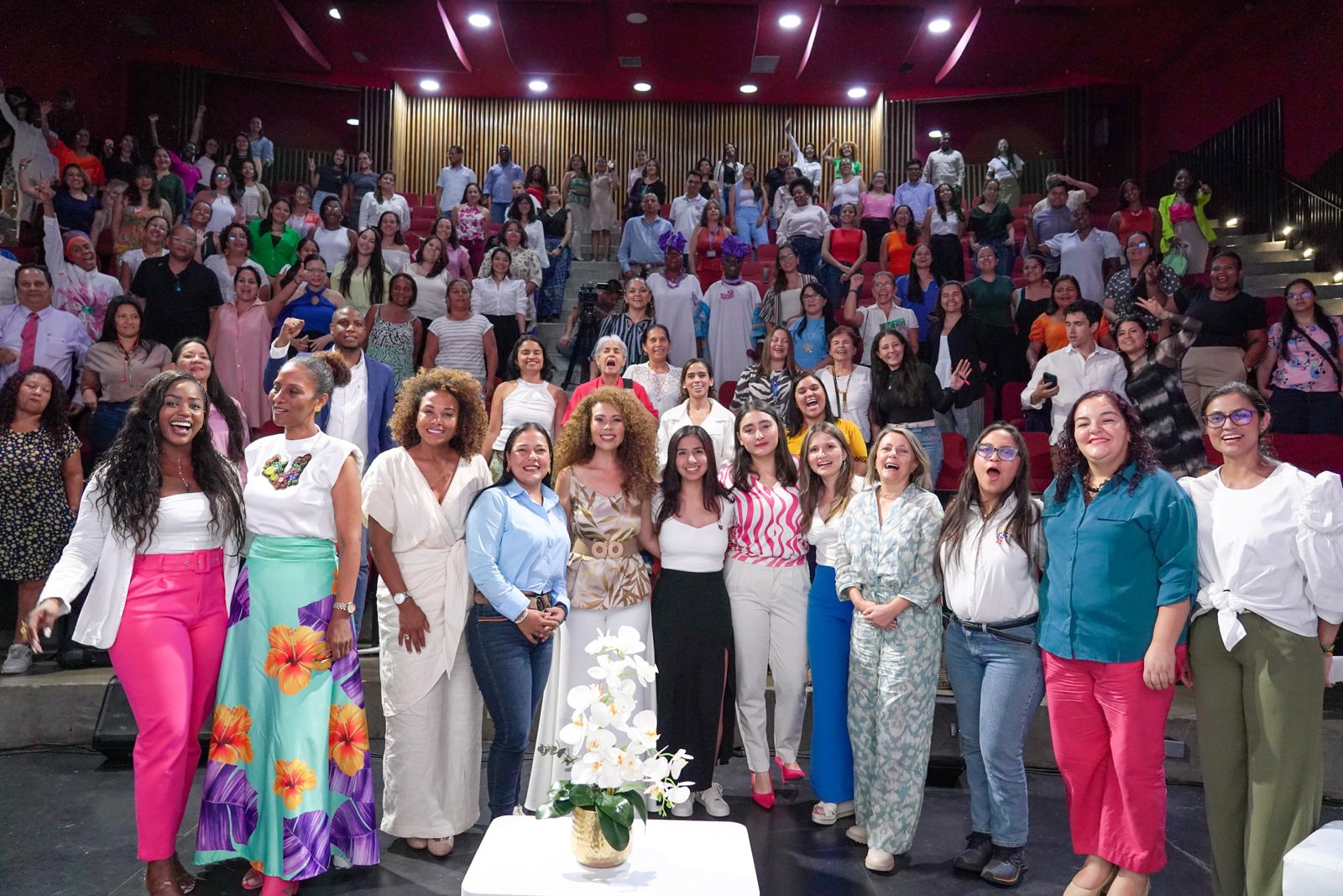 Ya está abierta la convocatoria al “Programa Orquídeas: mujeres en la Ciencia”
