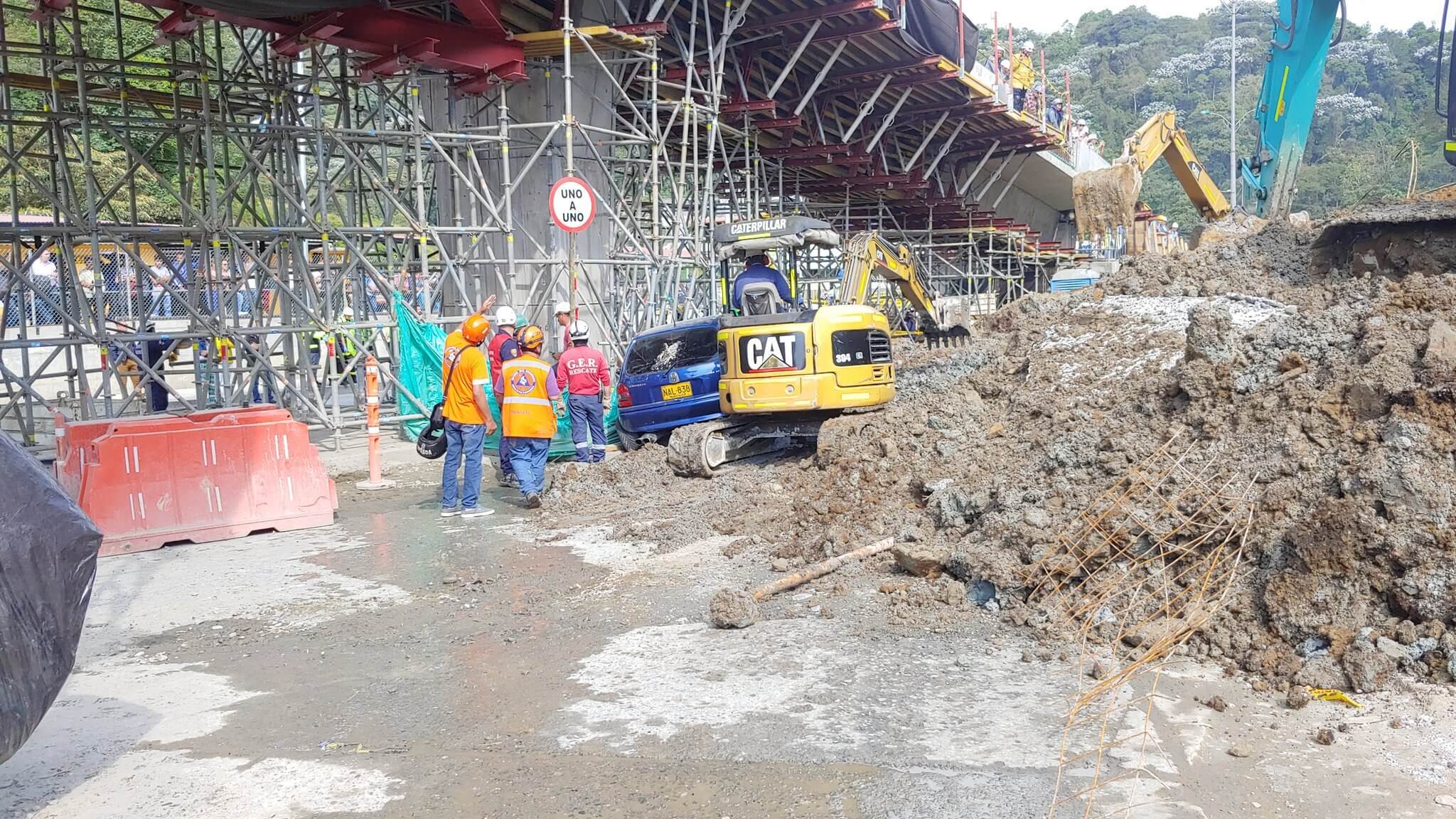 Deslizamiento en obras viales deja una persona herida en Manizales