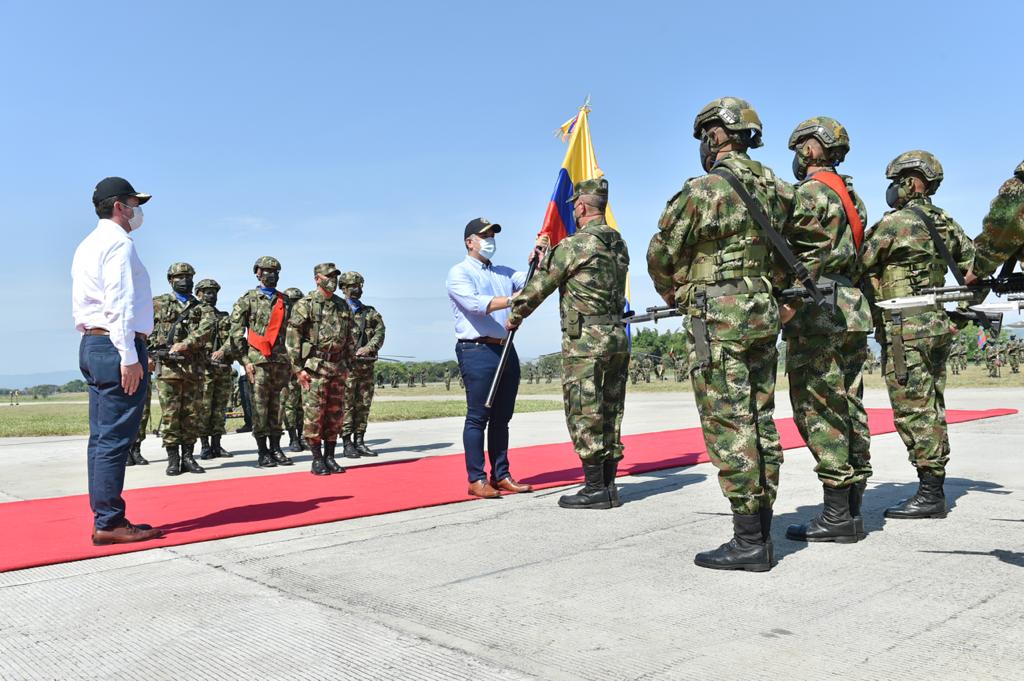 Gobierno crea comando militar contra narcotráfico y amenazas transnacionales