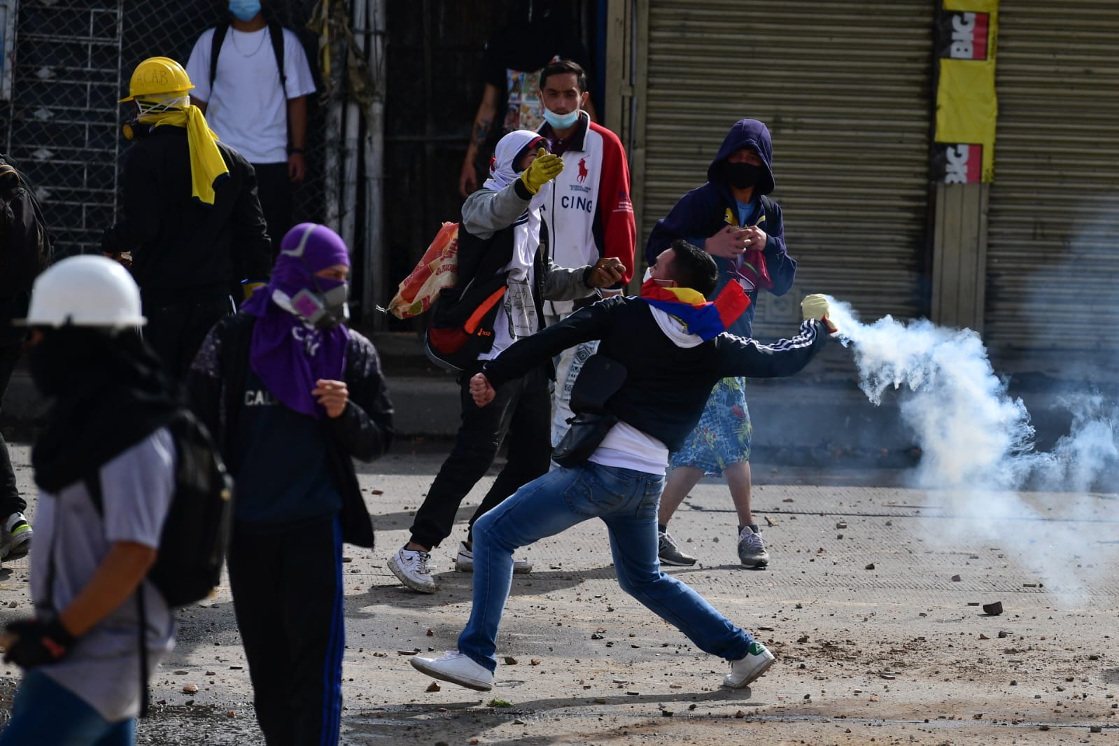 Hasta el momento las autoridades no reportan cifras de heridos o personas detenidas.