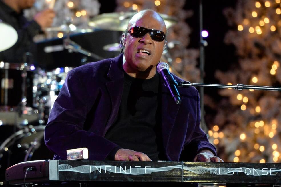 Stevie Wonder cumple 70 años: Una carrera entregada a las causas sociales