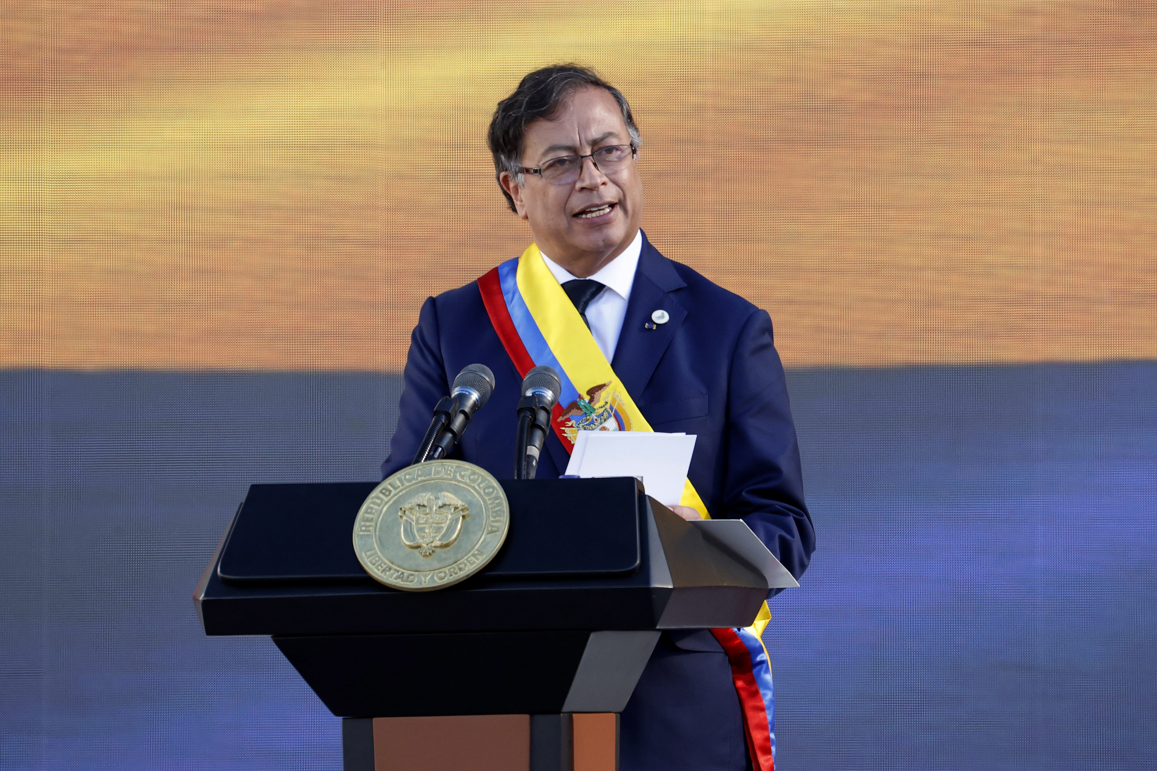 AME7949. BOGOTÁ (COLOMBIA), 07/08/2022.- El presidente de Colombia, Gustavo Petro, pronuncia su discurso de investidura hoy, en la Plaza Bolívar de Bogotá (Colombia). EFE/ Mauricio Dueñas Castañeda