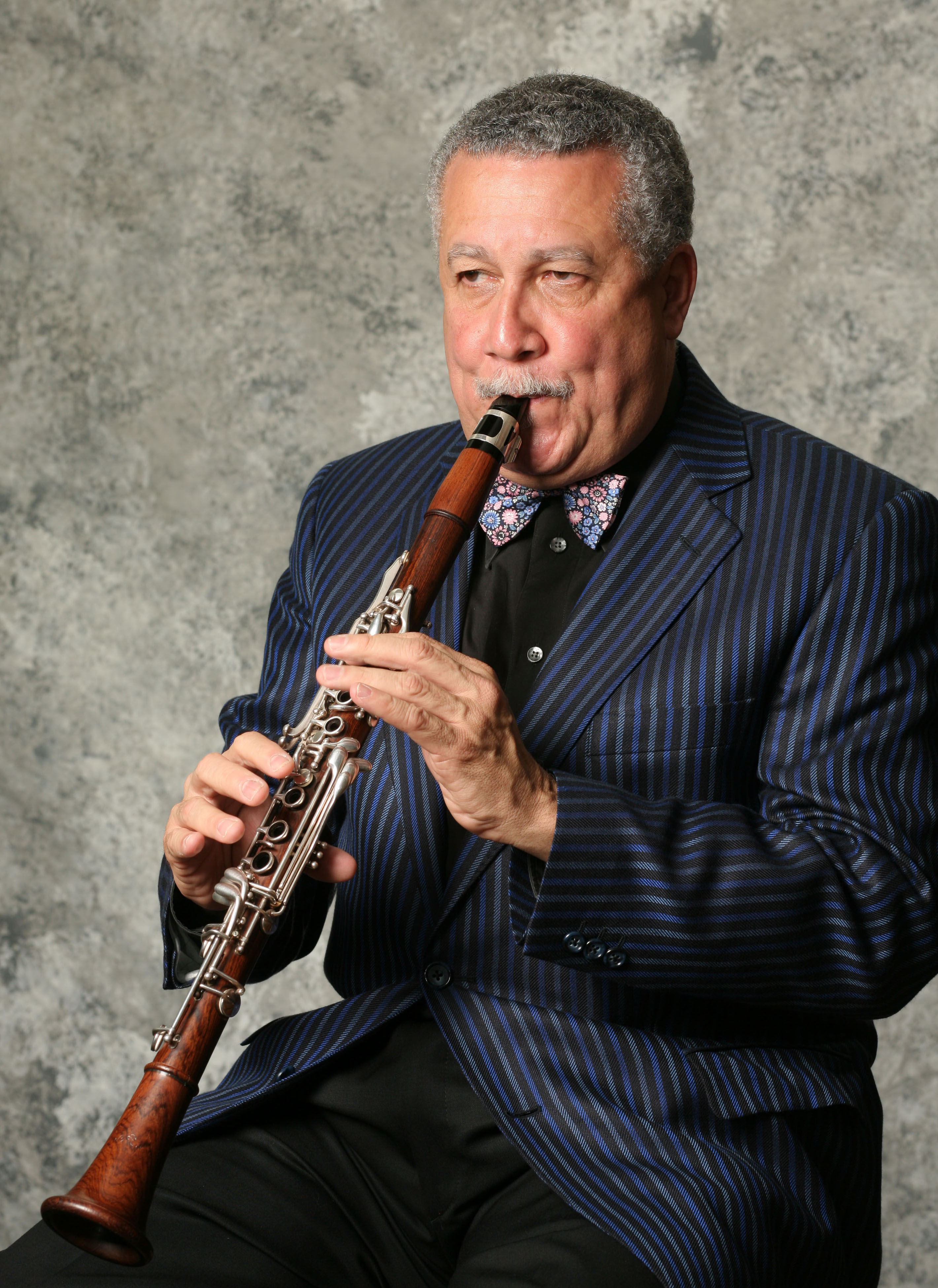 Paquito D’Rivera, ganador de múltiples Grammy y figura clave del jazz latino.