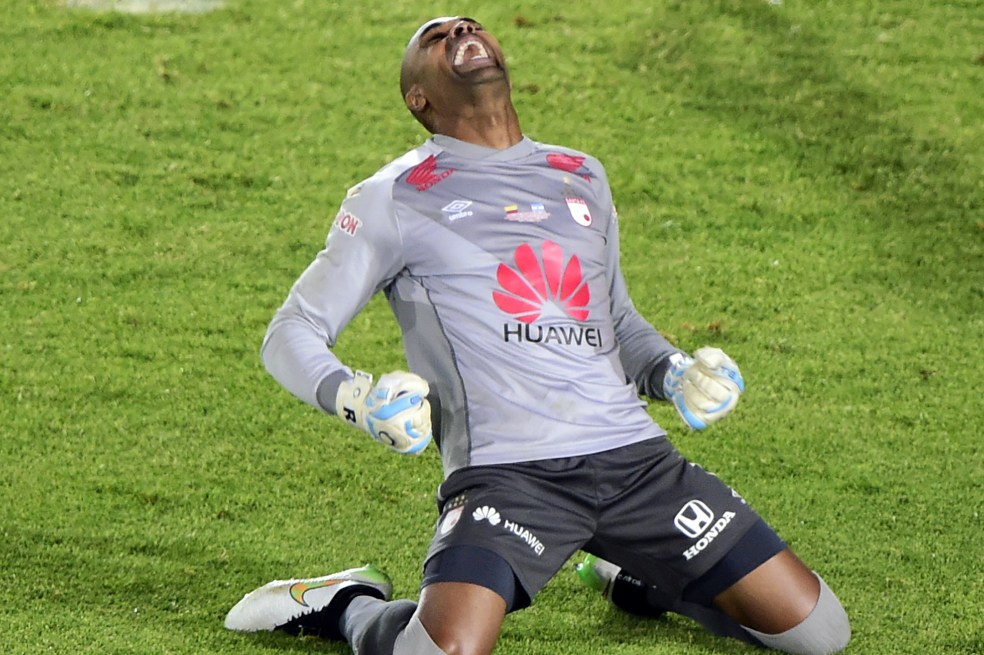 Róbinson Zapata sufrió una ruptura de ligamento cruzado y estará más de seis meses por fuera