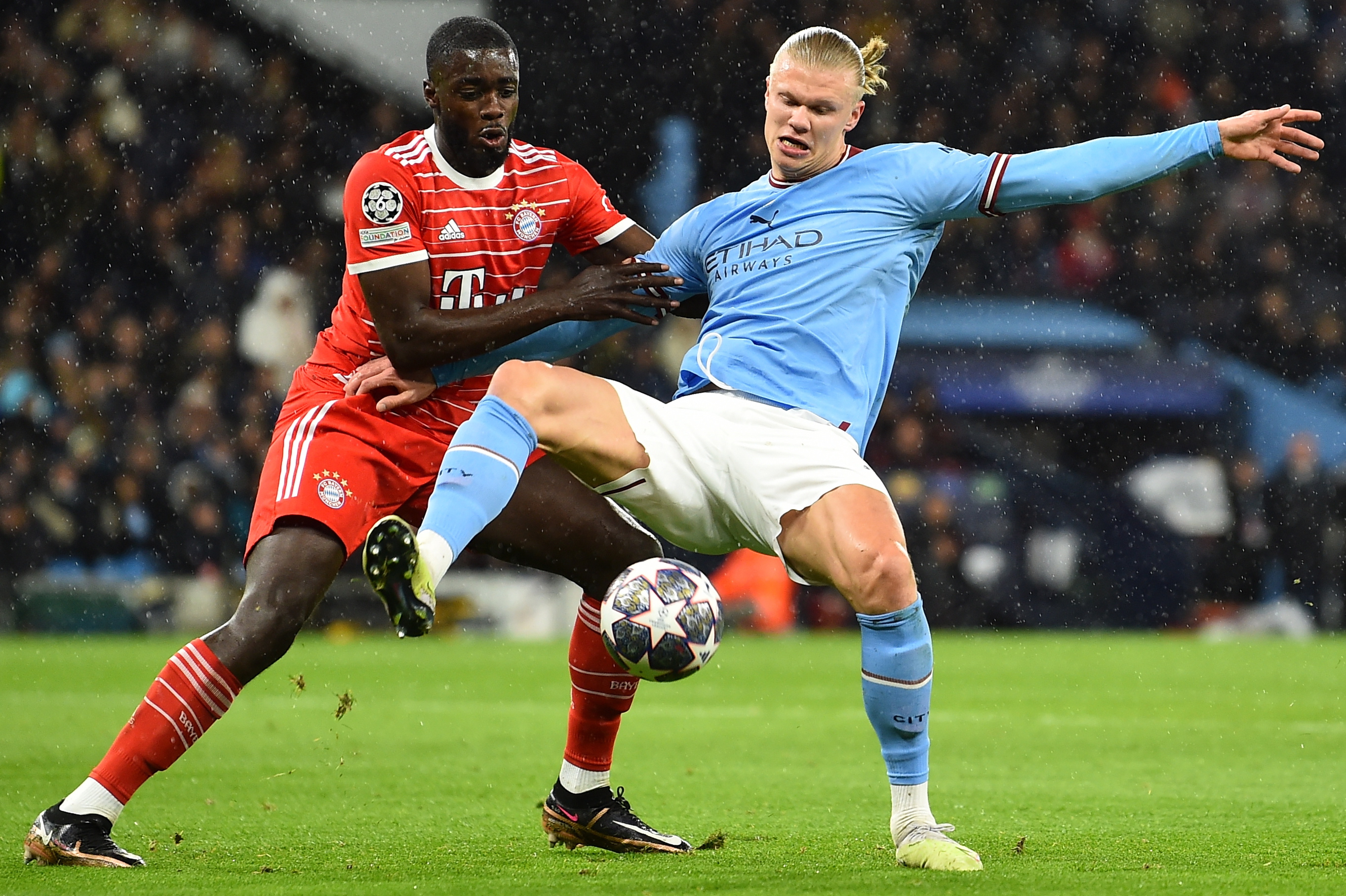 Bayern manifiesta su apoyo a Upamecano, víctima de insultos racistas
