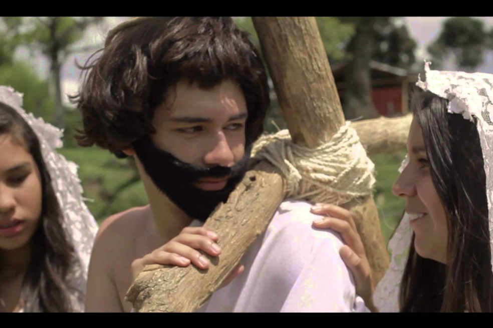«Via Crucis», la película colombiana que lleva a pantalla el amor por el cine