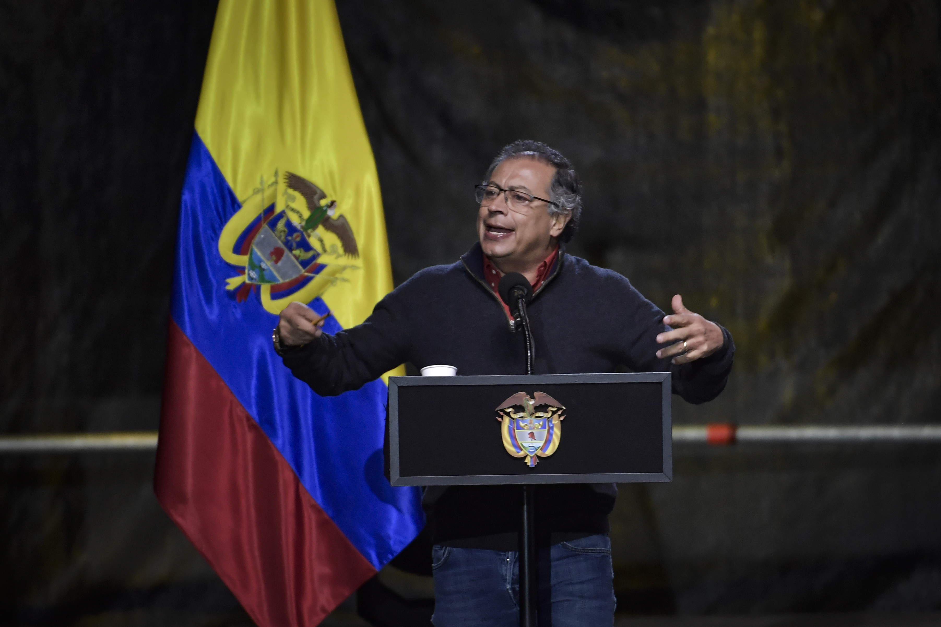 “Nos podrían hacer enfrentar militarmente a colombianos y venezolanos”: Petro