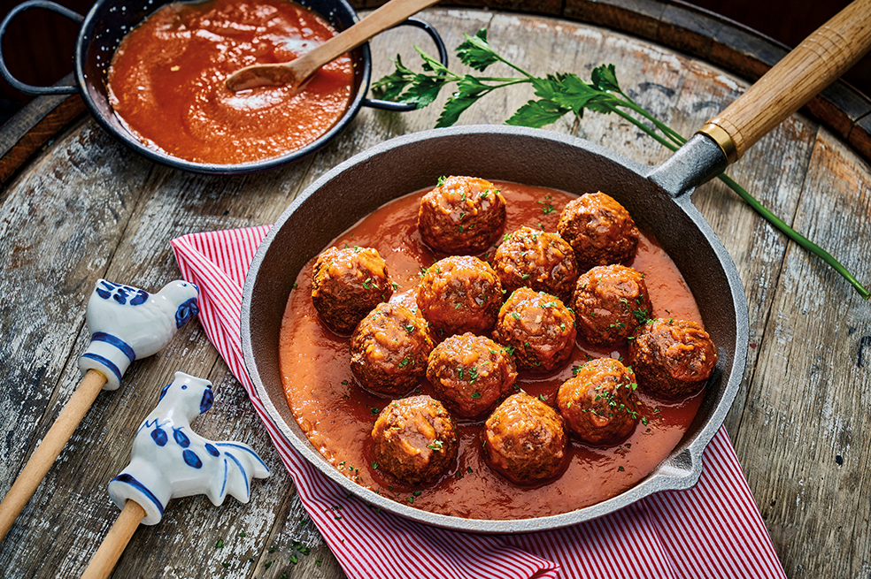 Albóndigas al tomate, una delicia en solo cuatro pasos