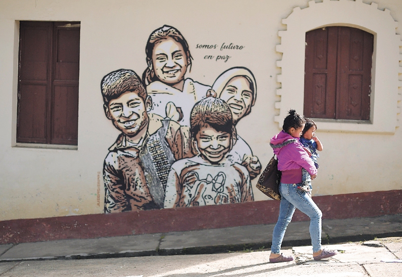 En las calles del casco urbano Jambaló, los murales muestran la apuestan por la paz. Mauricio Alvarado