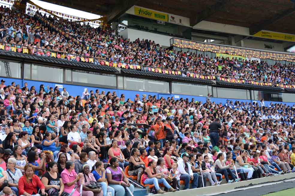 Catorce mil familias salen de la pobreza