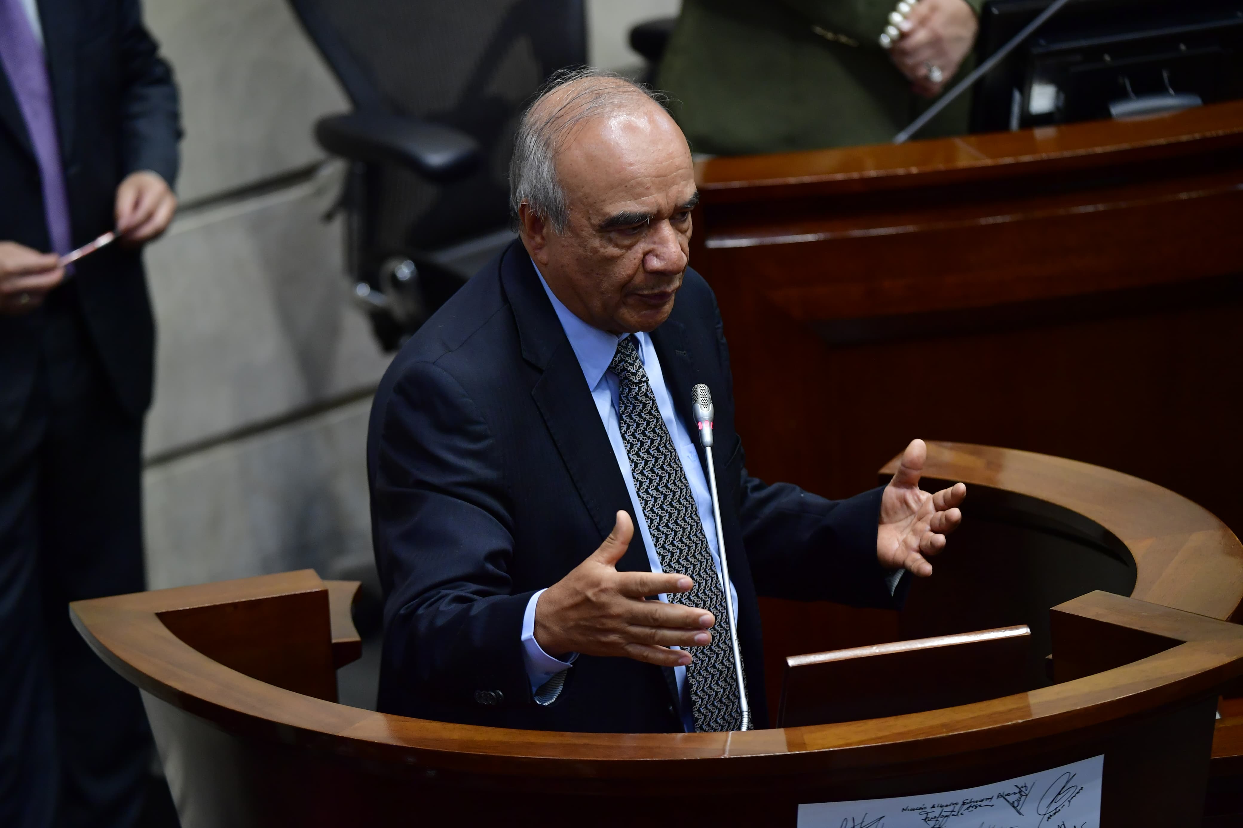 Las razones del magistrado Carvajal para pedir que no se suspendiera la emergencia económica