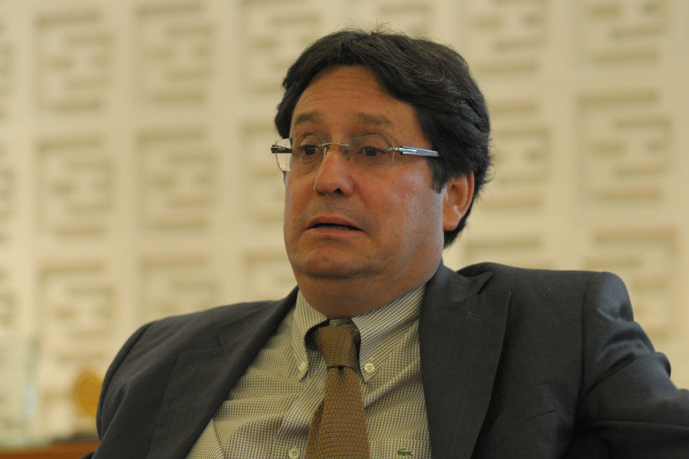 ¿Quién remplazará a Francisco Santos?