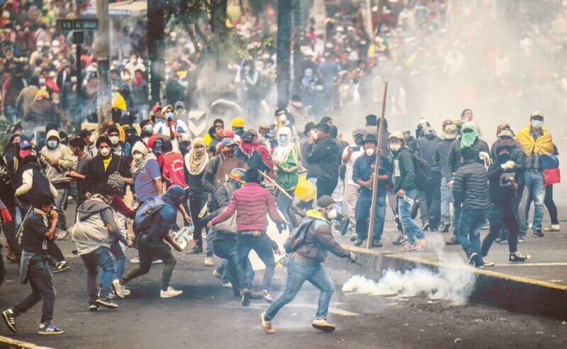 El diálogo es la única salida para Ecuador