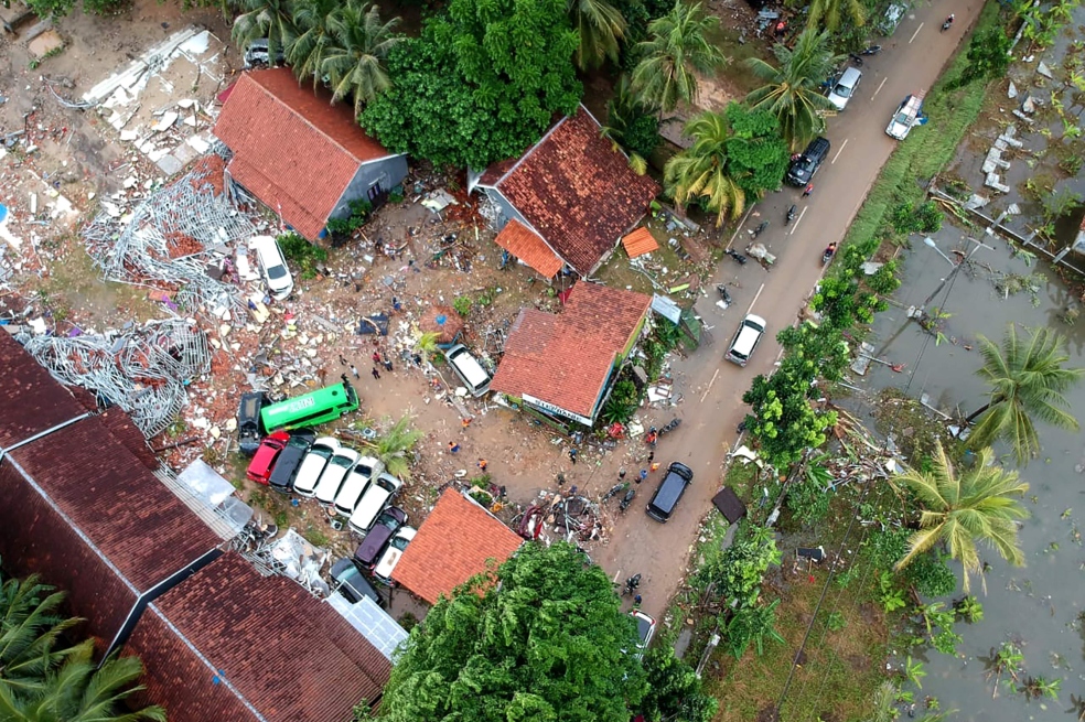 En fotos: así quedó Indonesia tras tsunami que dejó al menos 220 muertos
