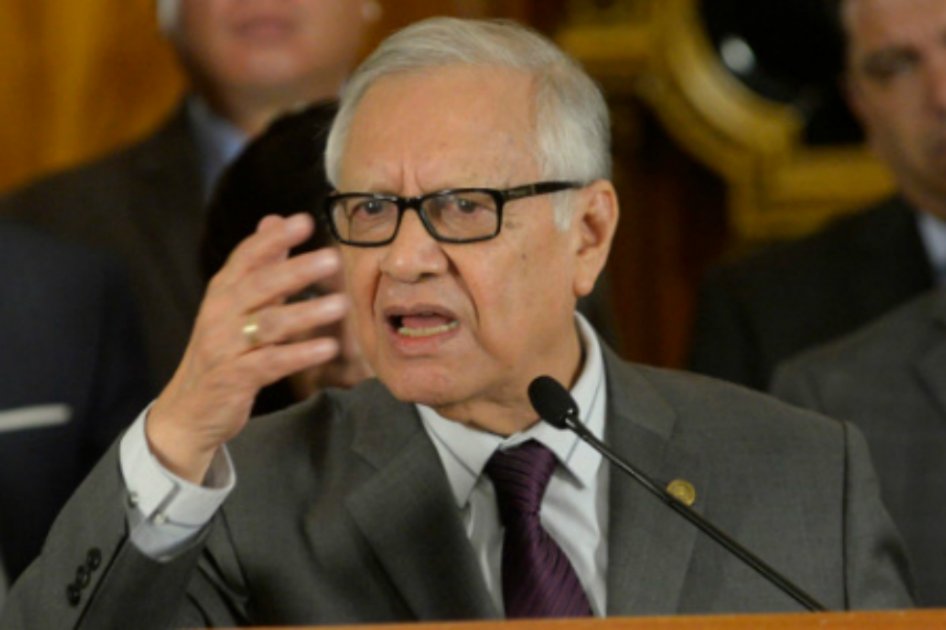Presidente de Guatemala admite que el sistema de salud llegó a un punto crítico