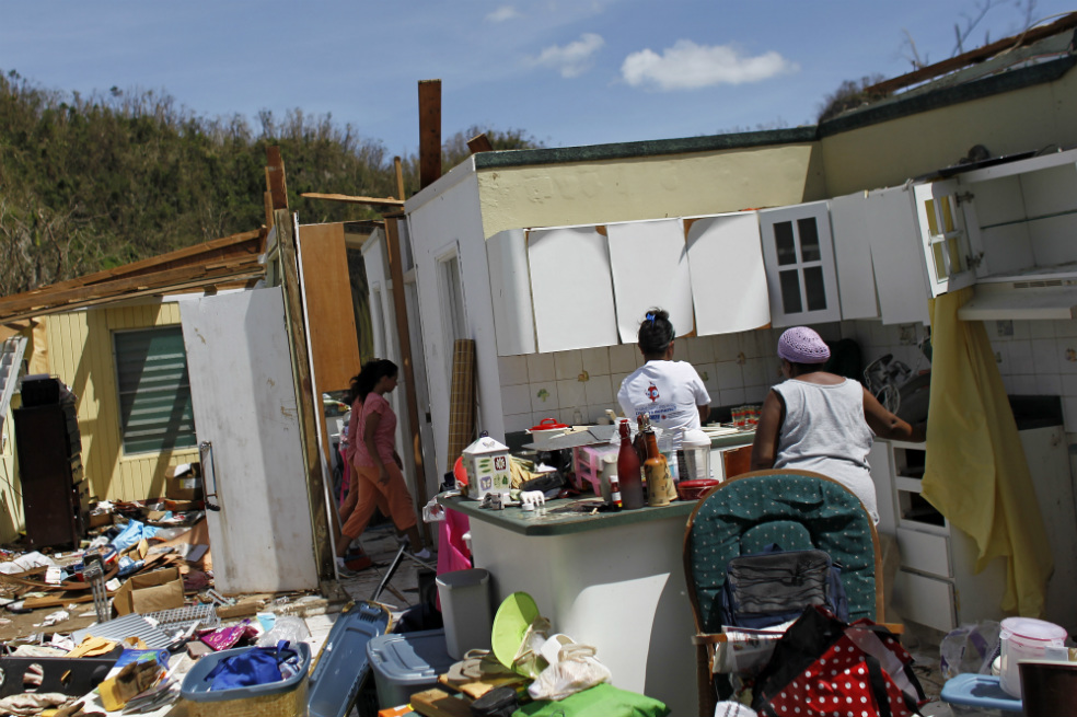 Empeoran las condiciones en Puerto Rico tras el azote del huracán María
