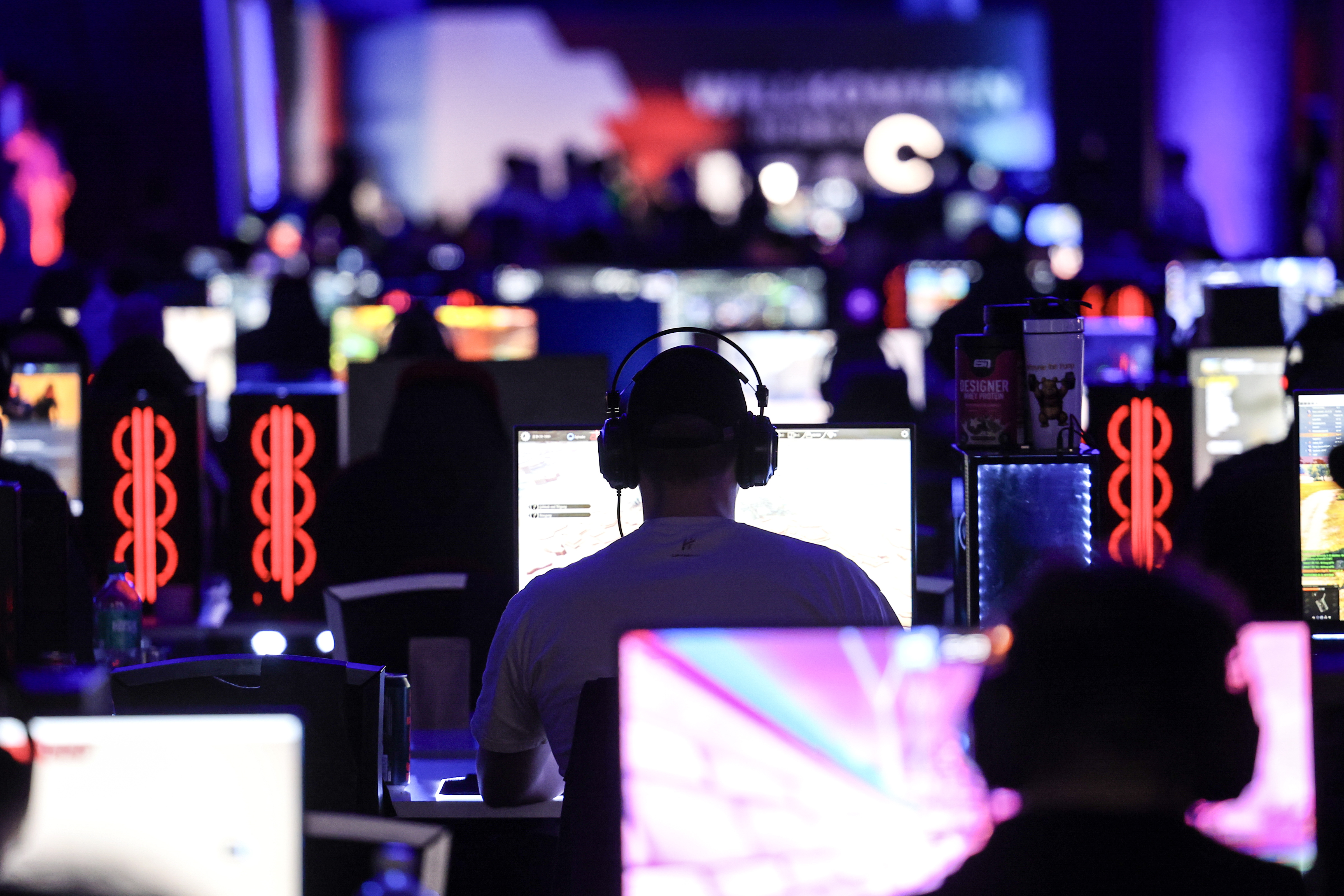 ¿Cuál es el panorama del gaming y la creación de contenido en vivo en Colombia?