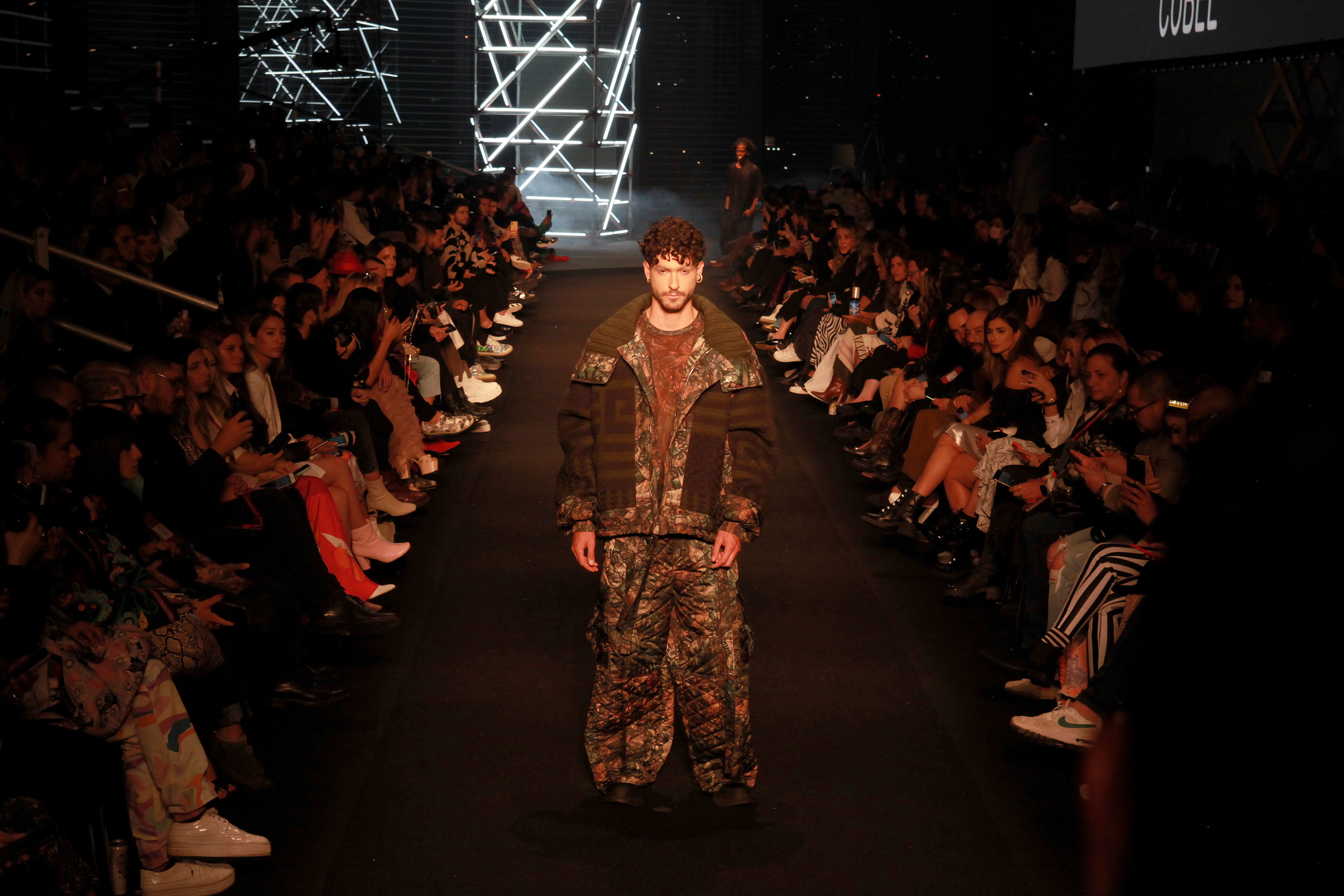 la apertura del Bogota Fashion Week inicio en bogota en el centro de convenciones Agora Bogota este 19 de mayo con tres desfiles y la presencia de la reconocido diseñador cubel palkalaw.