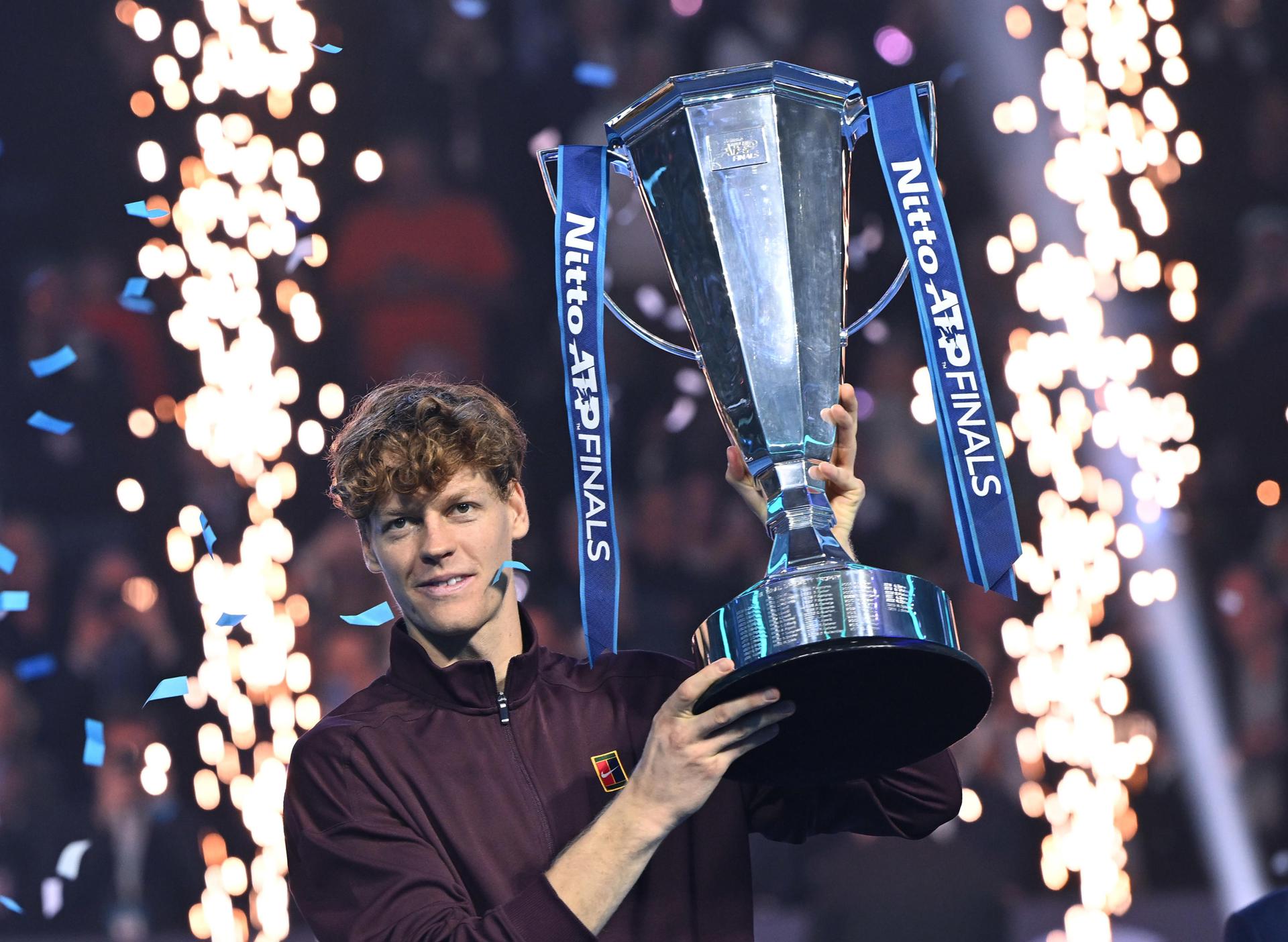 Jannik Sinner le ganó el pulso a Carlos Alcaraz y se consagró campeón del ATP Finals