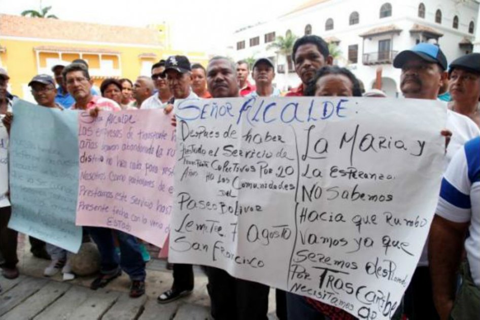Conductores de colectivos protestan en Cartagena