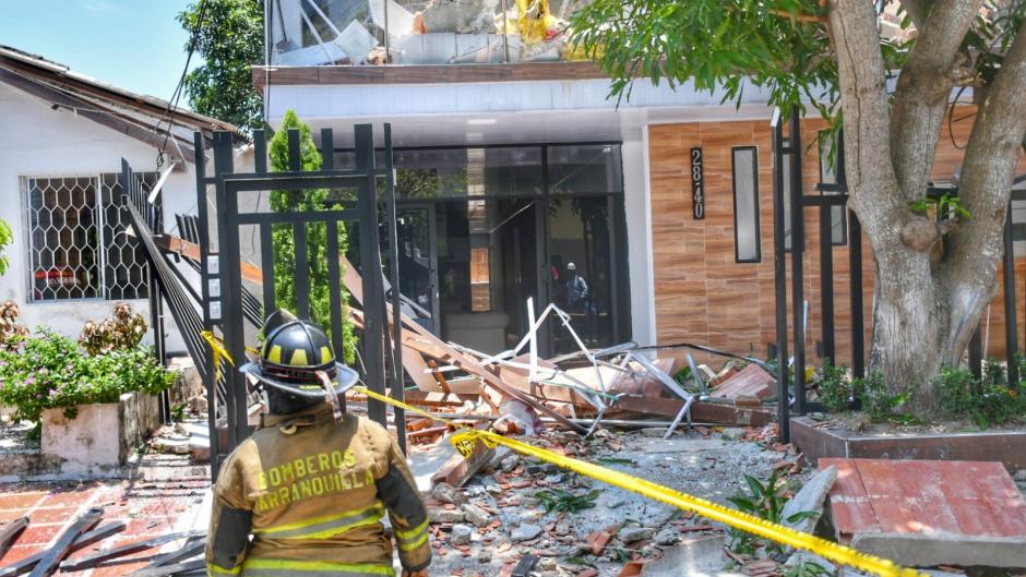 Esto dicen los vecinos sobre los daños de la casa que se desplomó en Barranquilla