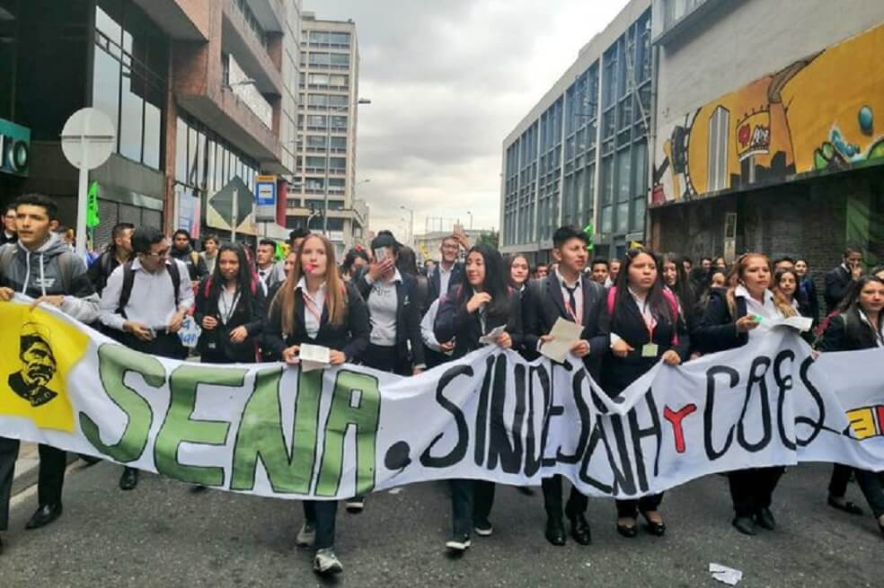 ¿Por qué marchan los estudiantes del Sena en Bogotá?