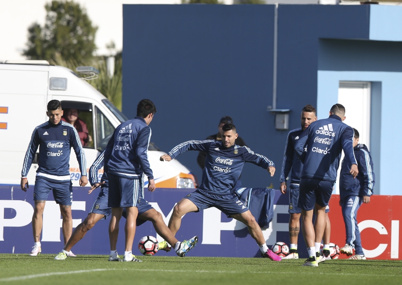 AFA, en crisis, amenaza dejar sin Copa América a selección de Argentina