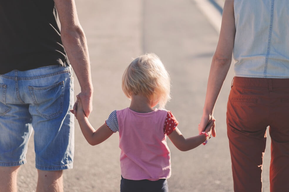 Radicado proyecto que permitirá que los padres elijan el orden de los apellidos de sus hijos