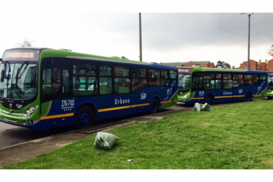 Distrito entrega 30 nuevos buses híbridos duales