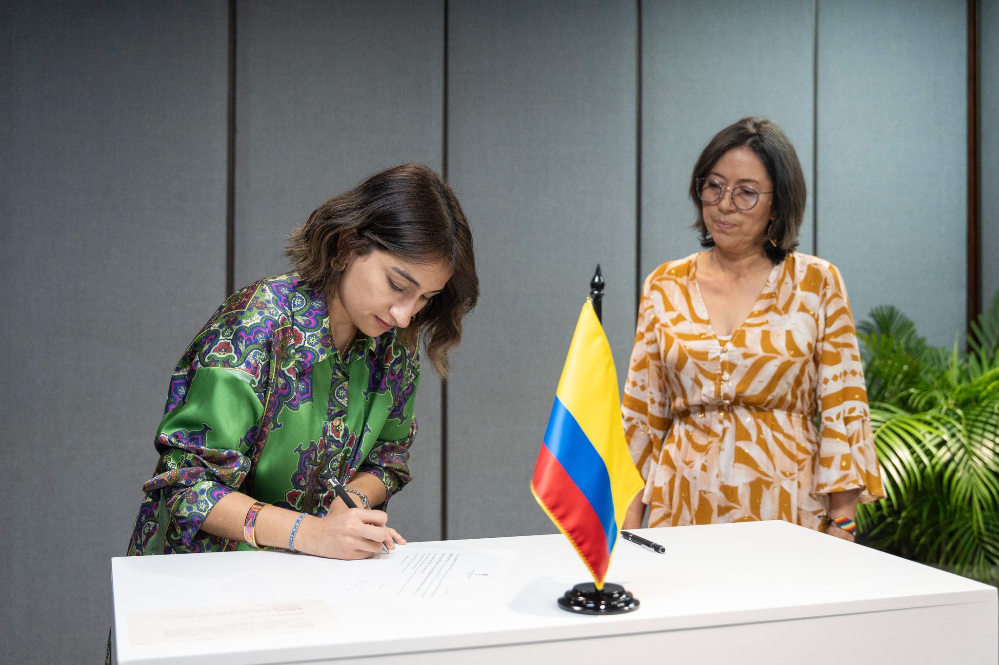 Sarabia posesiona a Gloria Arriero como nueva directora de Migración Colombia