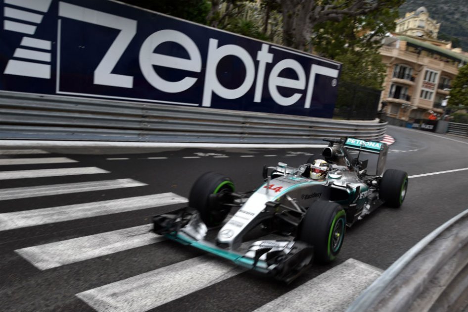 Lewis Hamilton dominó las prácticas del Gran Premio de Mónaco. Foto: AFP