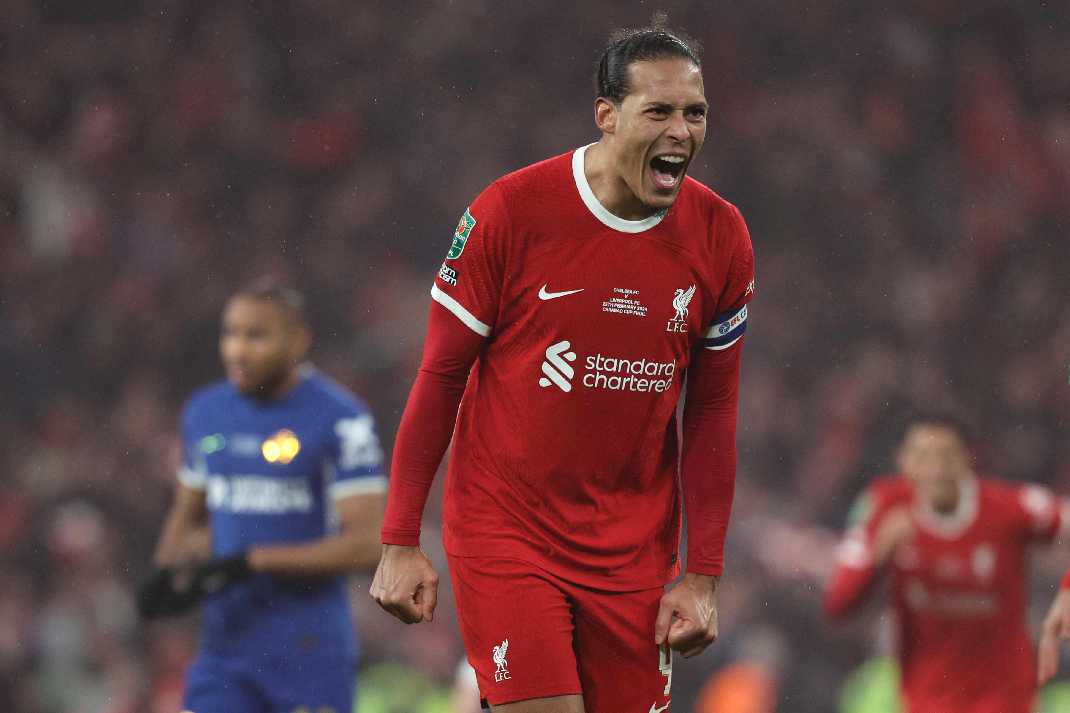 Van Dijk celebra el tanto del título contra Chelsea.