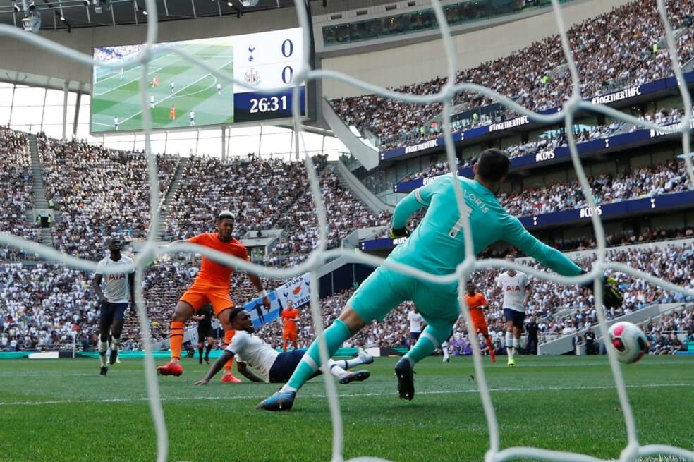 Dávinson Sánchez perdió sorpresivamente con el Tottenham en Londres