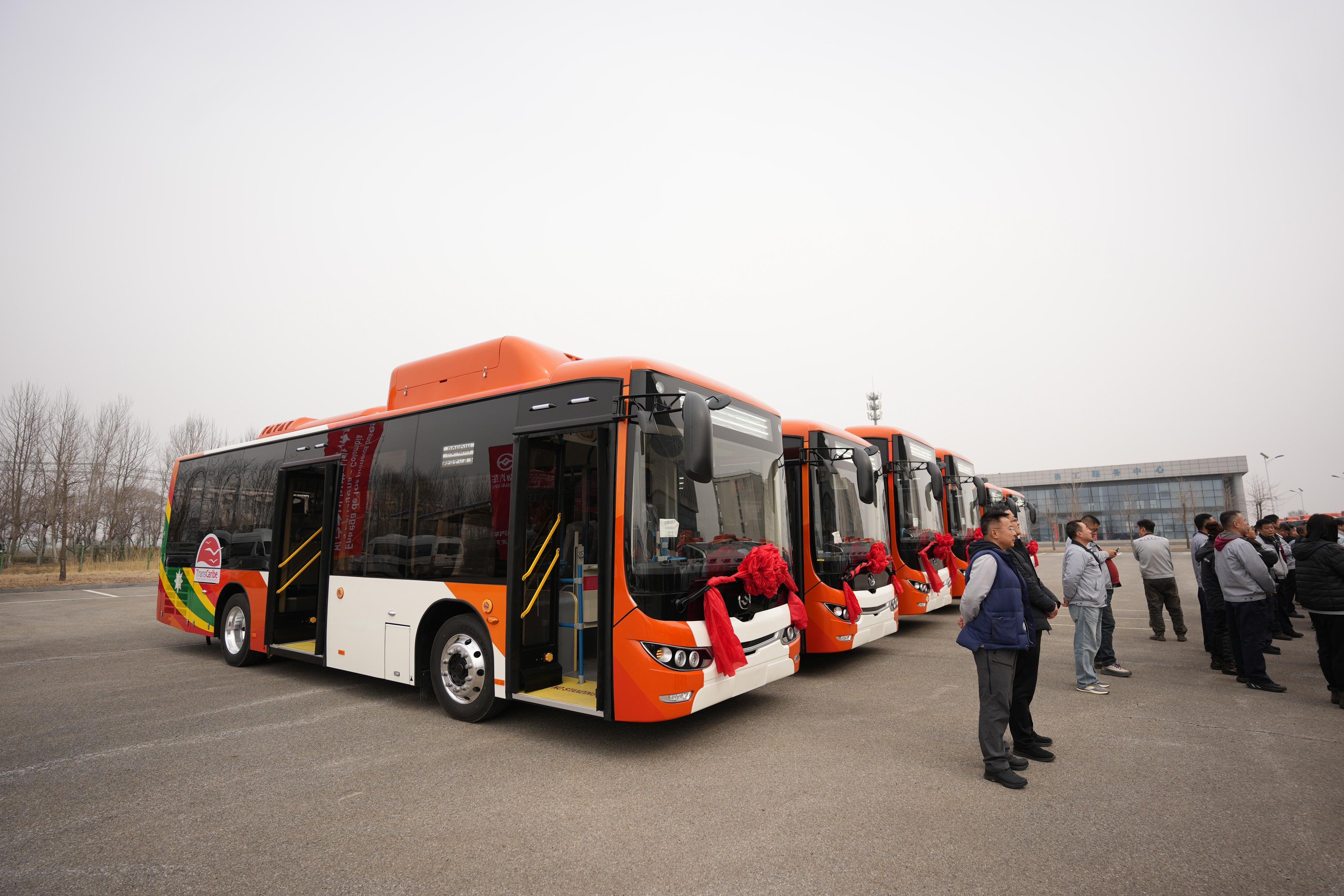 La nueva flota de Transcaribe incluye 44 buses entre padrones y busetones.