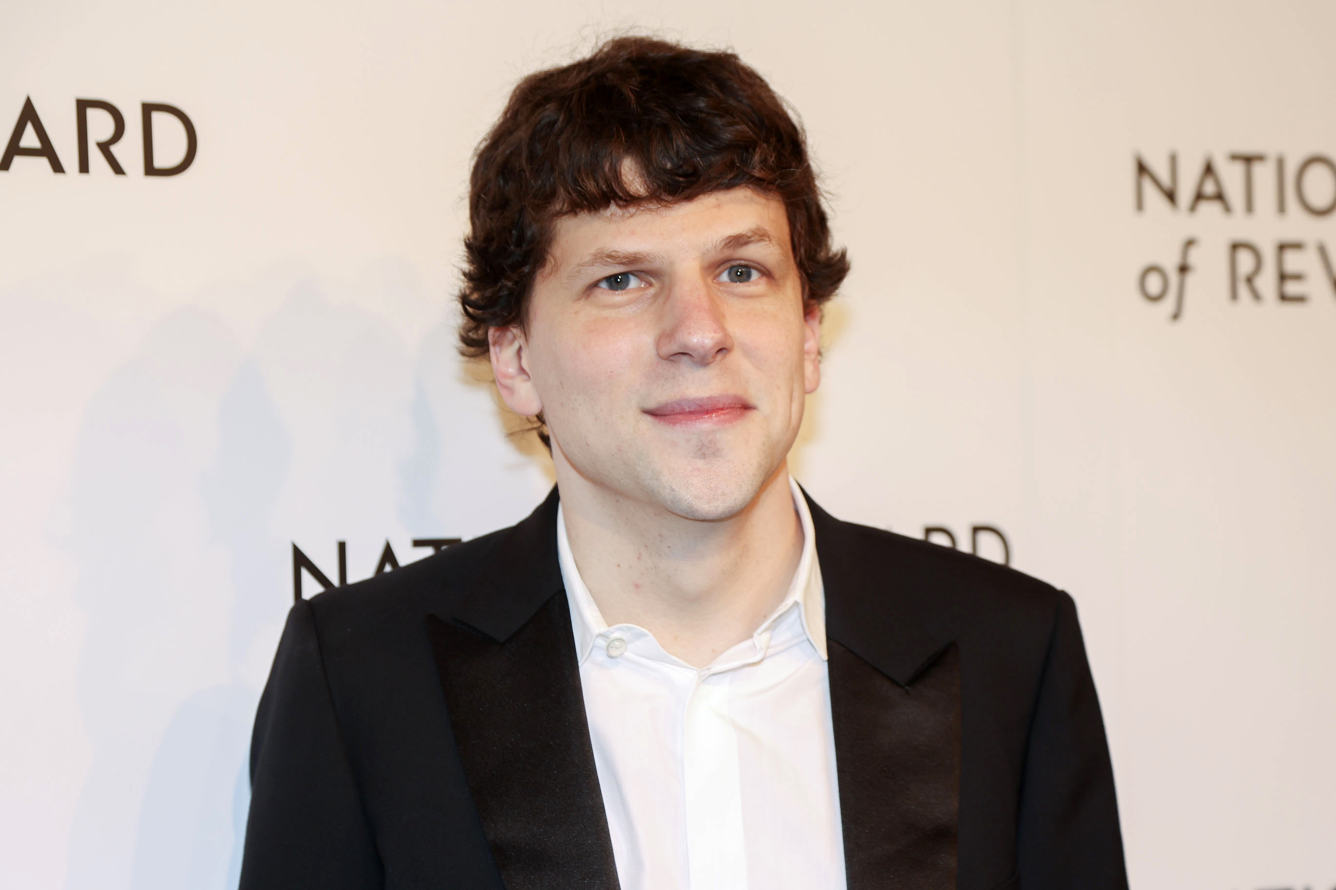 El actor Jesse Eisenberg donará un riñón a un desconocido: “Estoy muy emocionado”