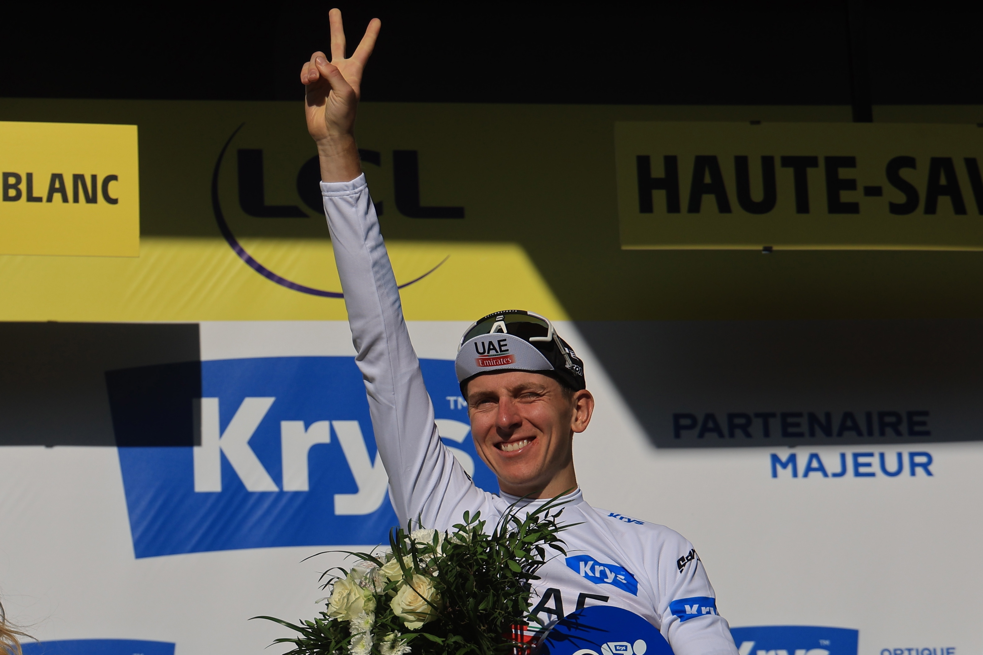 Saint-gervais Mont-blanc Le Bett (France), 16/07/2023.- Slovenian rider Tadej Pogacar of team UAE Team Emirates celebrates on the podium wearing the best young rider's white jersey after the 15th stage of the Tour de France 2023, over 180kms from Les Gets les Portes du Soleil to Saint-Gervais Mont-Blanc le Bettex, France, 16 July 2023. (Ciclismo, Francia, Eslovenia) EFE/EPA/MARTIN DIVISEK